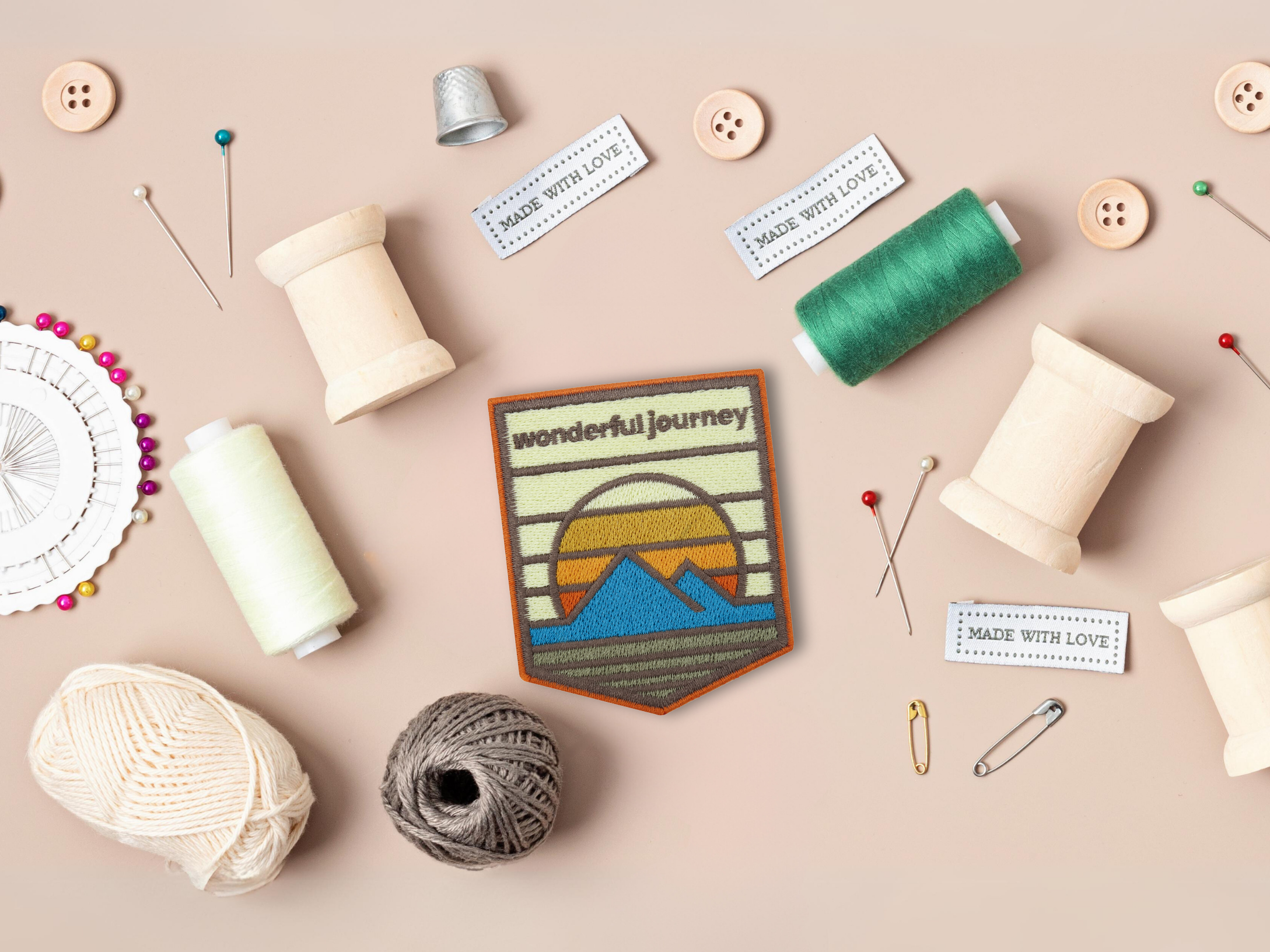 Adventure Collection: Wonderful Journey Patch zum Aufbügeln | Wandern Outdoor Patches, Sonne & Berge Bügelflicken, Flicken, Aufnäher Wanderer Rucksäcke, Finally Home