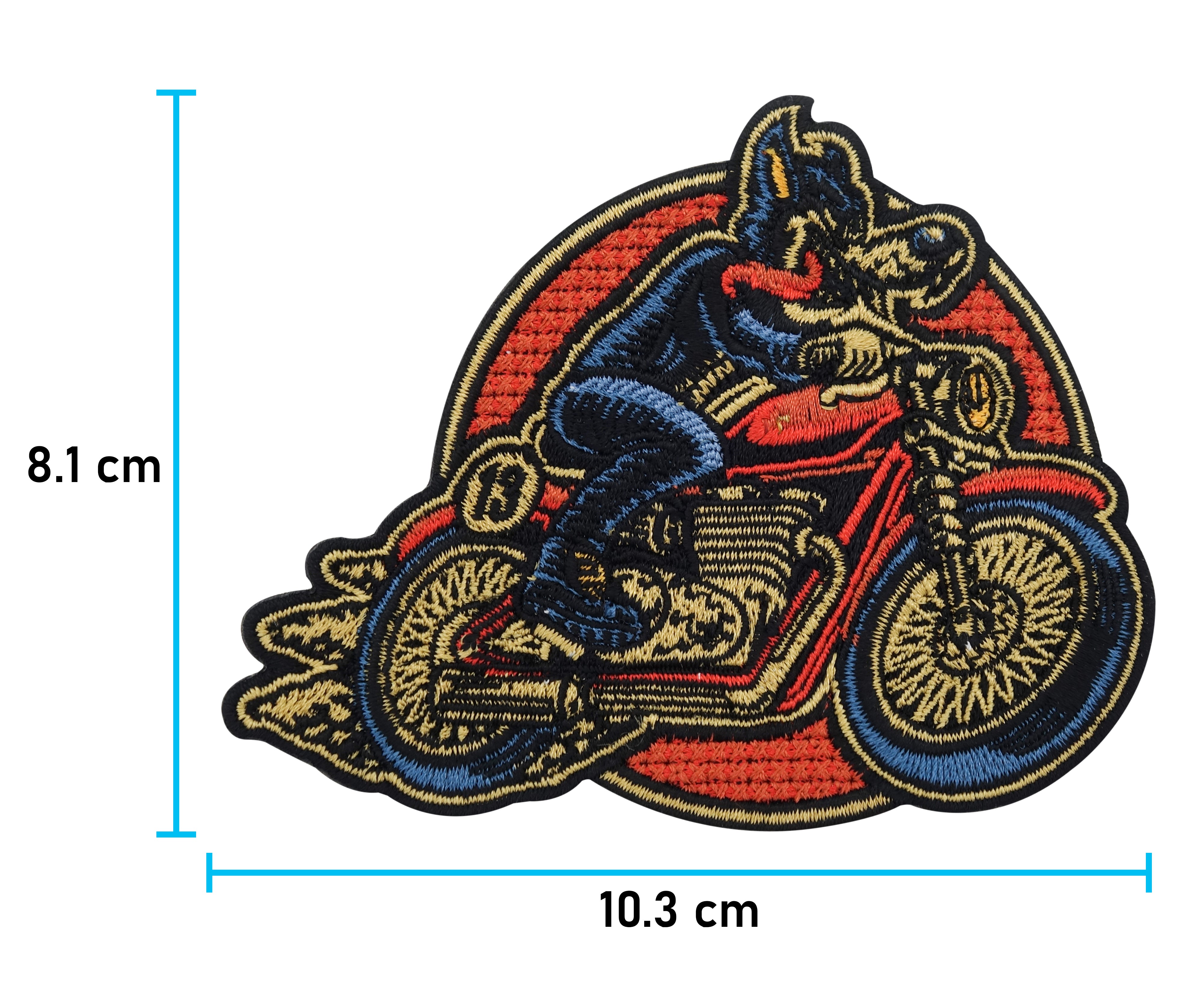 one Wolf Biker Patch mit den Maßen: 8,1 x 10,3 cm