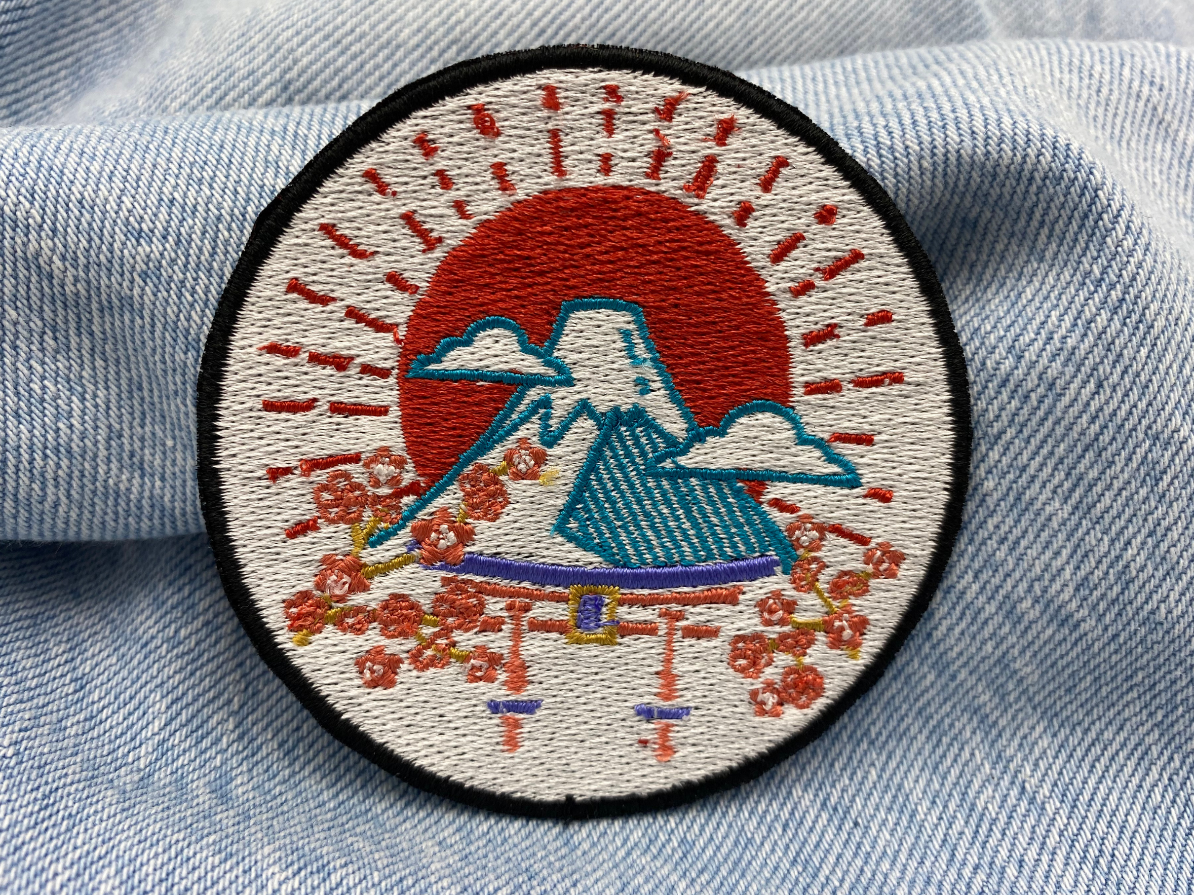 Japan Fuji Patch auf blauer Jeans