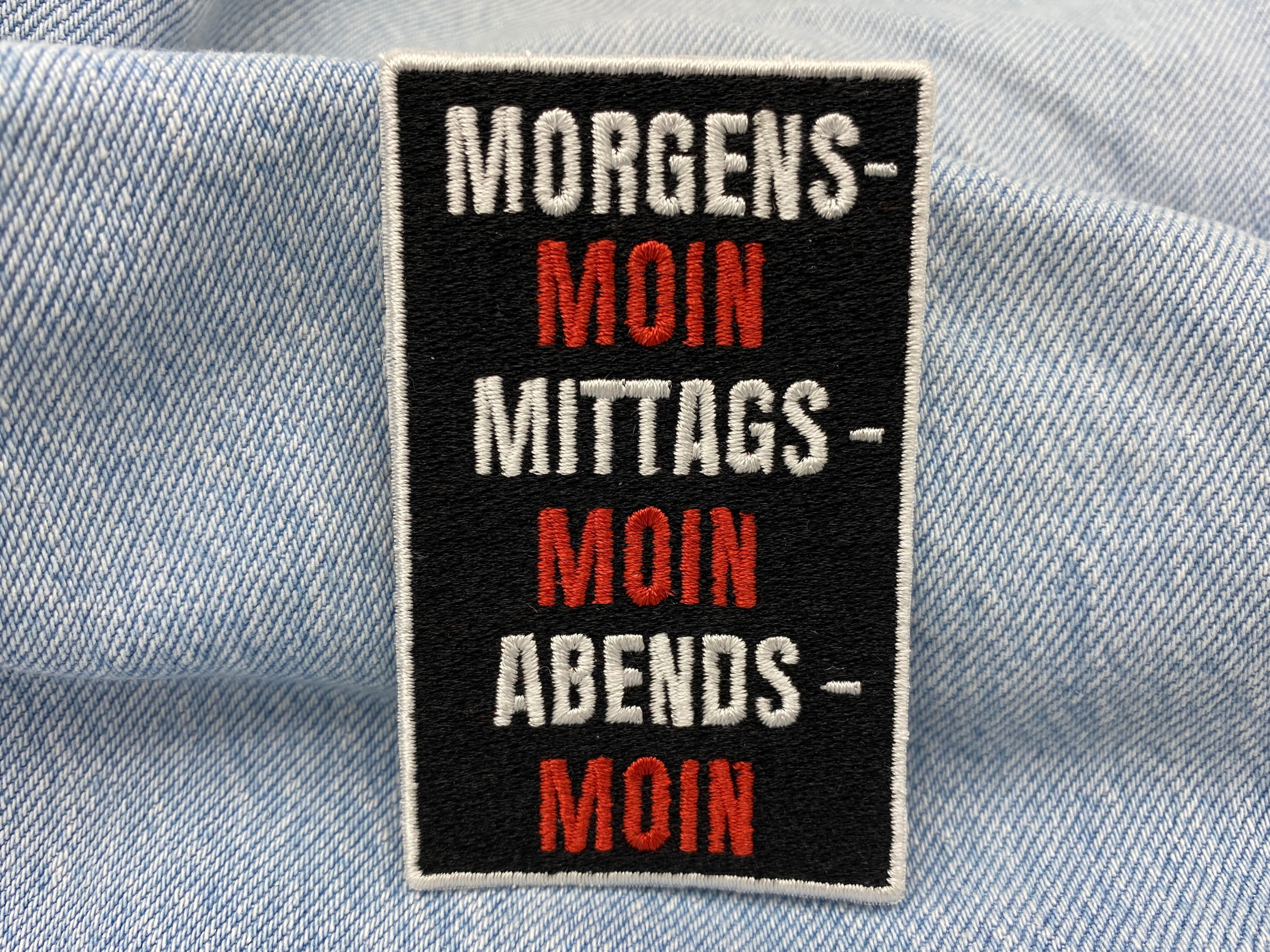 Moin Patch auf einer blauen Jeans