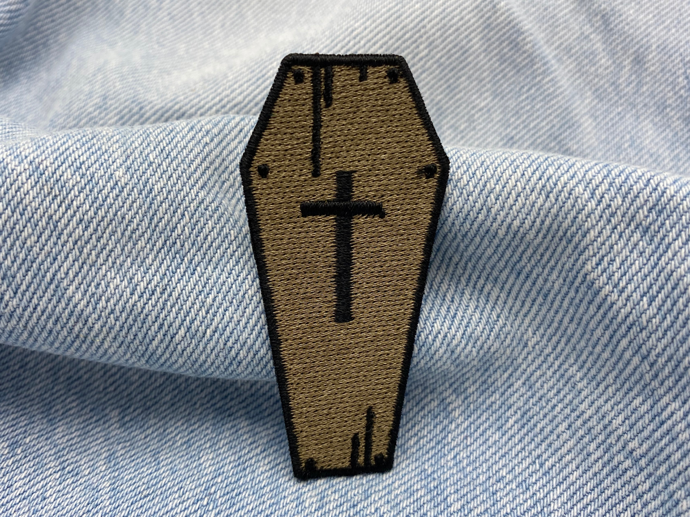 Sarg Patch auf blauer Jeans