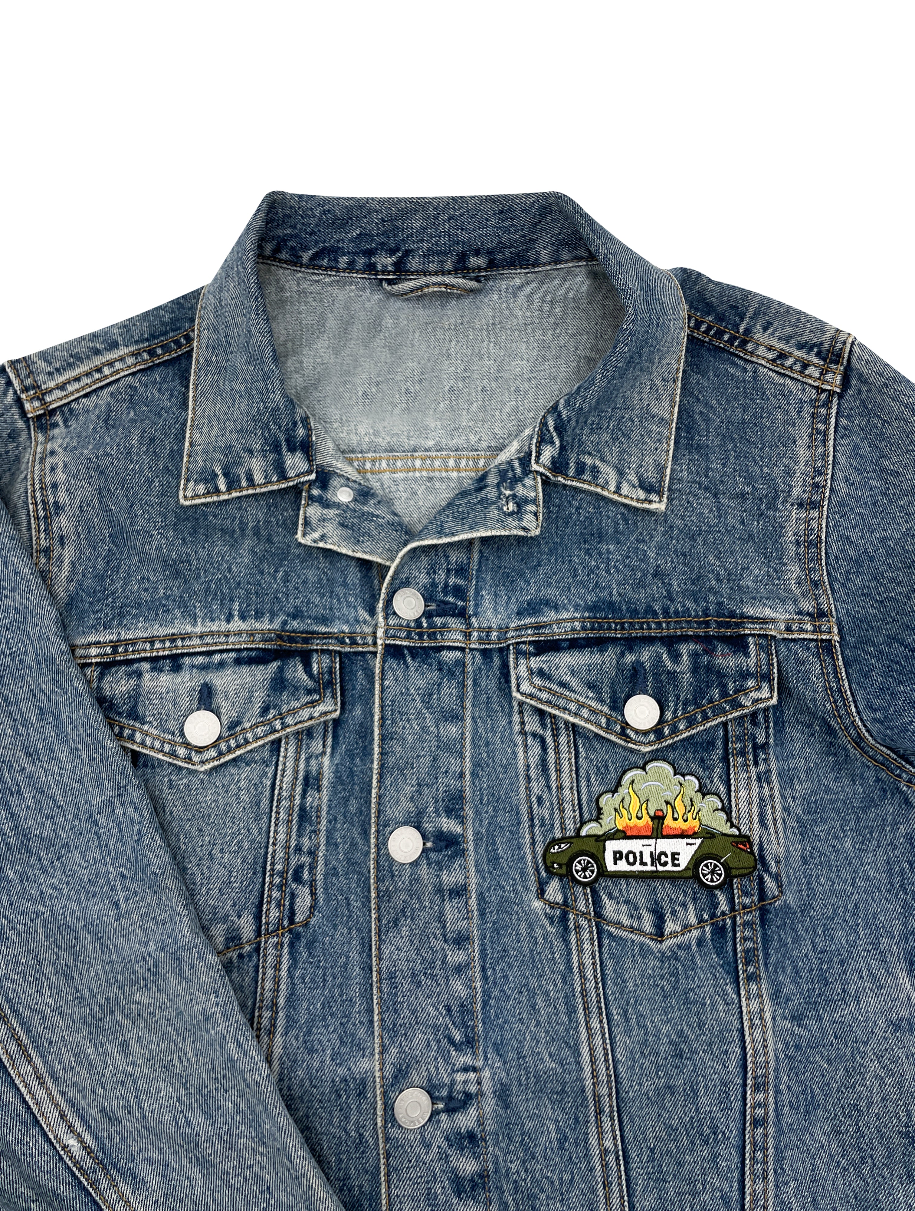 Polizeiauto Patch auf Jeansjacke