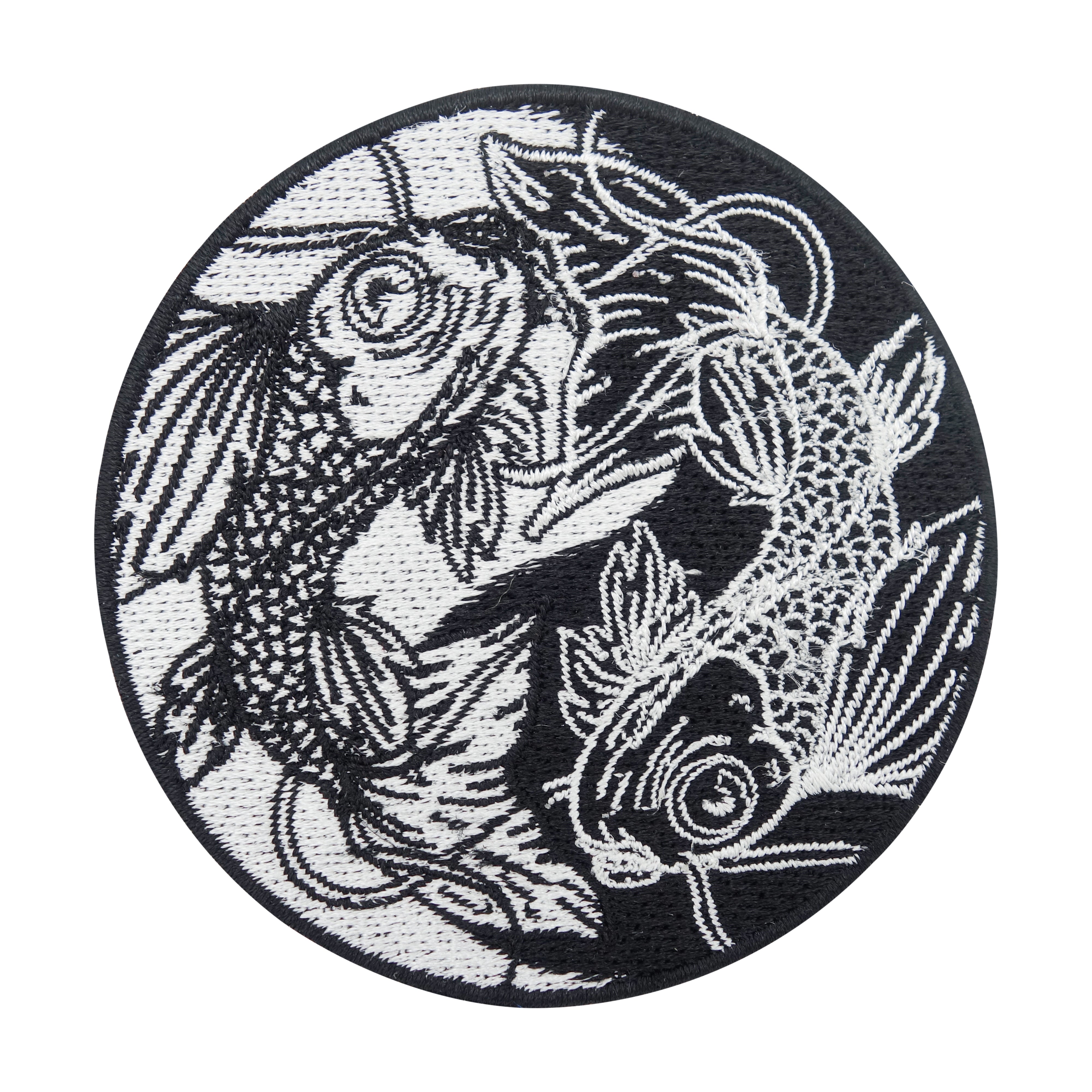Schwarz weißer Yin und Yang mit Koi Karpfen Patch