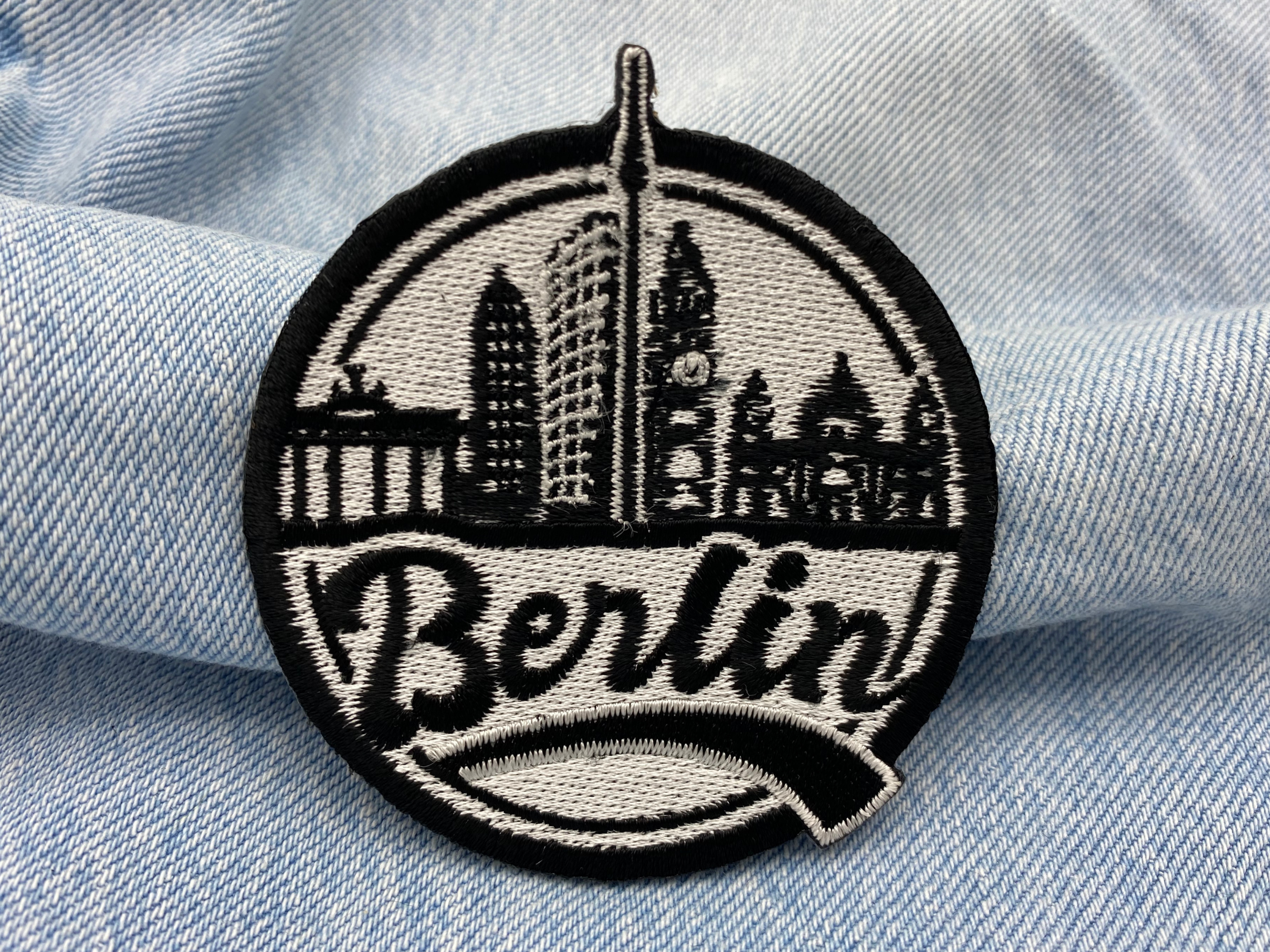 Berlin Patch auf blauer Jeans