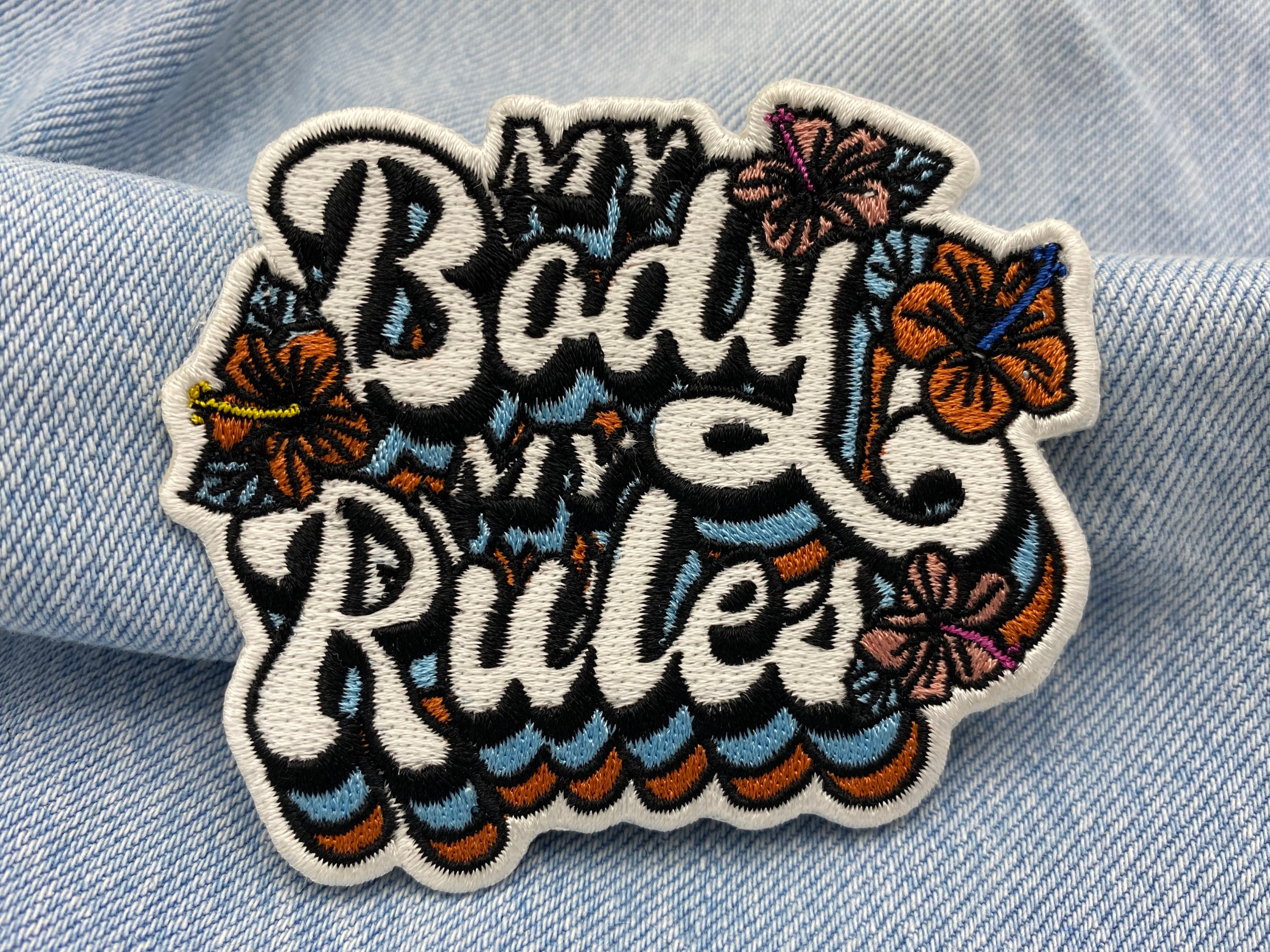 My Body My Rules Patch auf blauer Jeans
