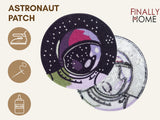 Vorder- und Rückseite des Patches, mit Bügelfolie. „Finally Home“ Logo und Nutzungsoptionen: Aufbügeln, Aufnähen, Aufkleben mit Textilkleber