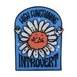 Blauer Blumen Patch mit dem Spruch: High Functioning Introvert 