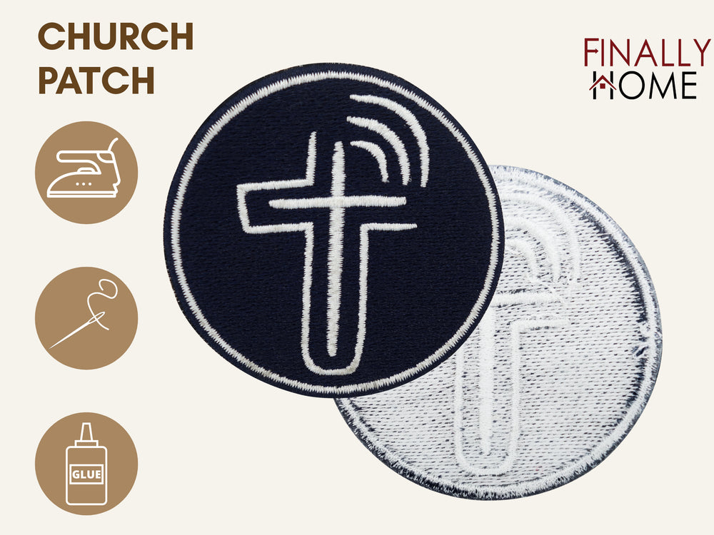 Vorder- und Rückseite des Patches, mit Bügelfolie. „Finally Home“ Logo und Nutzungsoptionen: Aufbügeln, Aufnähen, Aufkleben mit Textilkleber