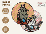 Vorder- und Rückseite des Patches, mit Bügelfolie. „Finally Home“ Logo und Nutzungsoptionen: Aufbügeln, Aufnähen, Aufkleben mit Textilkleber
