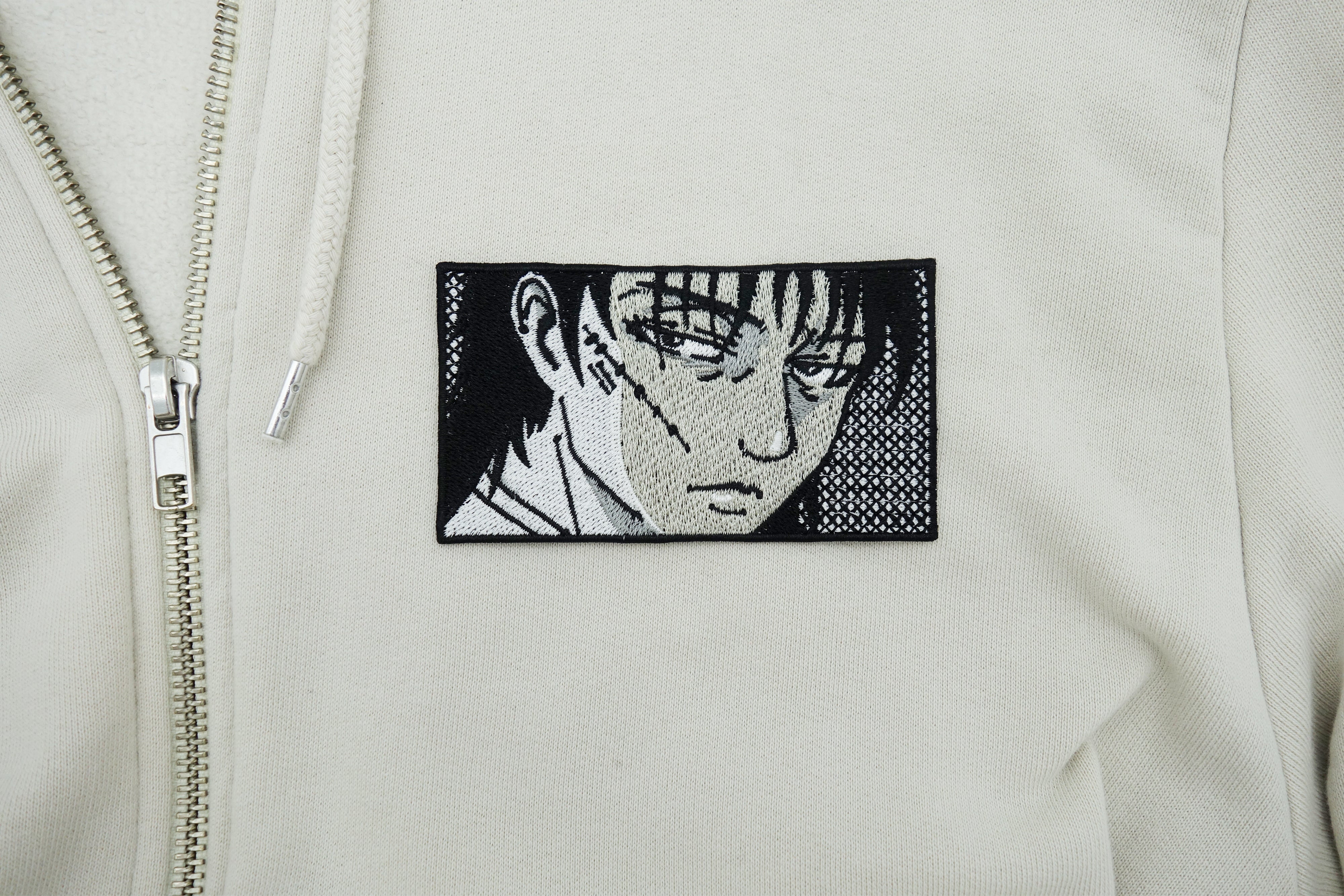 Anime Bad Boy Patch auf weißer Jacke aufgebügelt