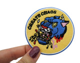 Frauenhand hält den Chaos Patch