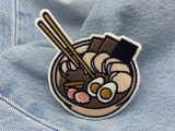 Ramen Bowl Patch auf hellblauer Jeans