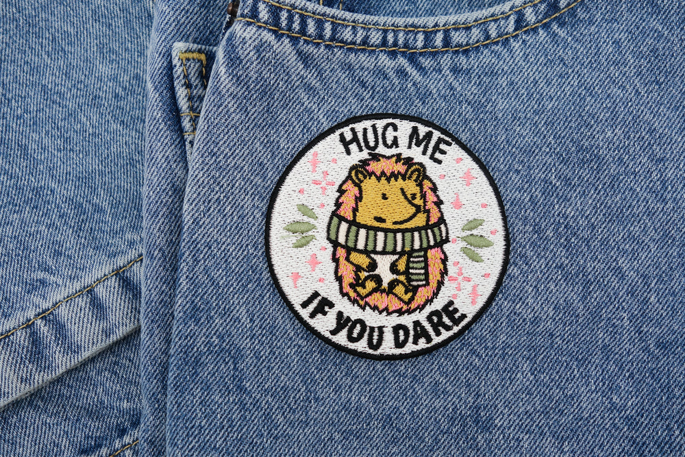 Igel Patch auf blauer Jeans