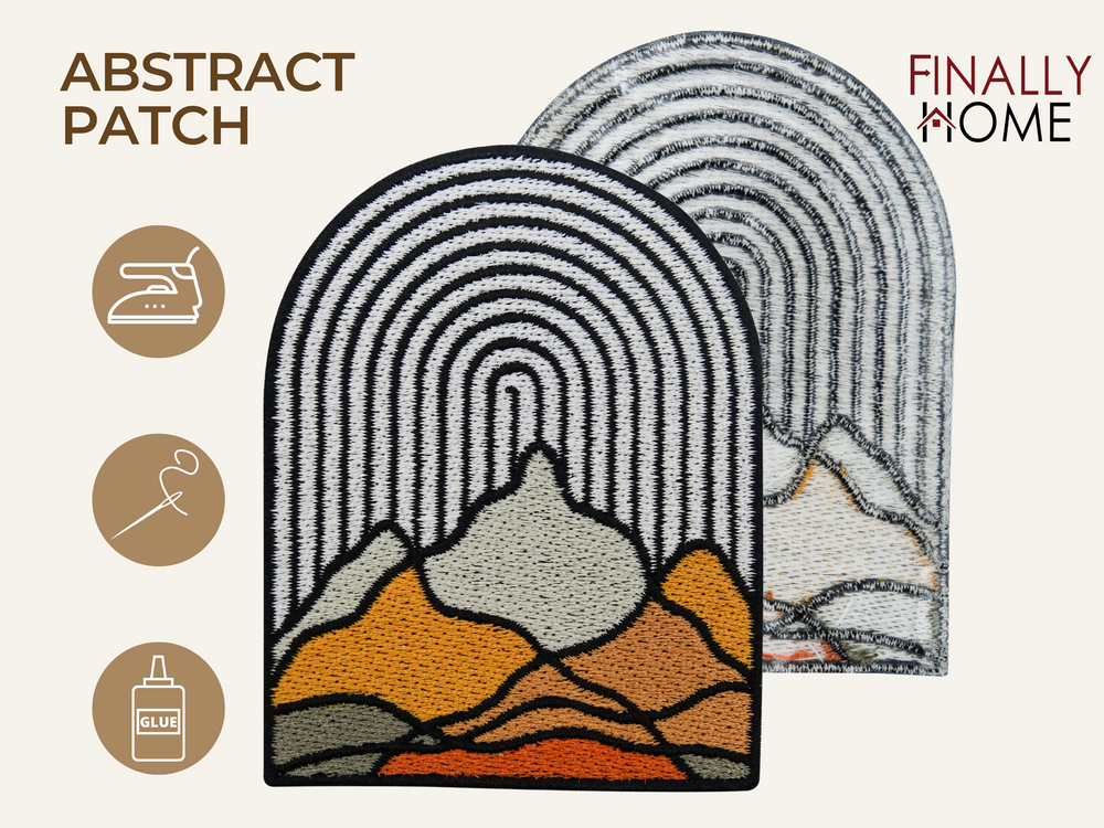 Vorder- und Rückseite des Patches, mit Bügelfolie. „Finally Home“ Logo und Nutzungsoptionen: Aufbügeln, Aufnähen, Aufkleben mit Textilkleber