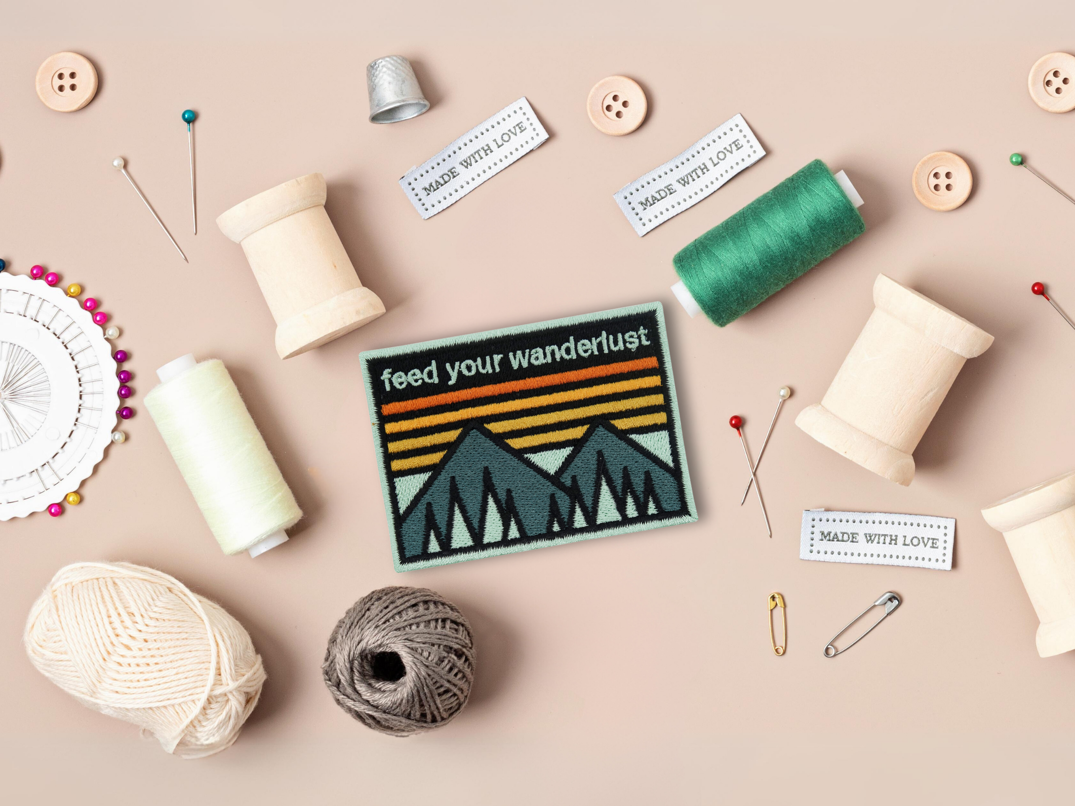 Feed your Wanderlust | Berg Patches, Natur Bügelbild, Wanderer Aufbügler, Retro Camping Aufnäher, Outdoor Bügelpatch, Finally Home Patch zum Aufbügeln