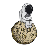 Beige-weißer Astronaut sitzt auf dem Mond Patch