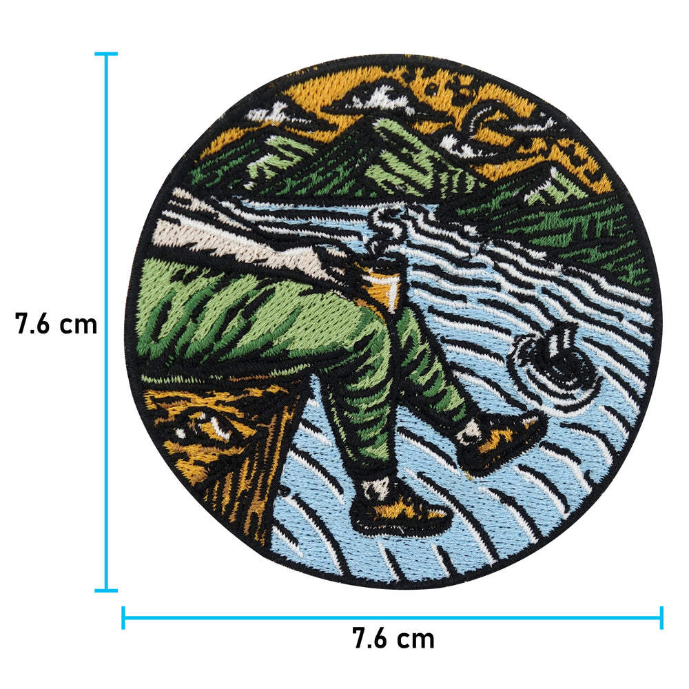 Wanderer trinkt Kaffee Patch mit der Maße: 7,6 x 7,6 cm
