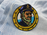 Seemann Patch auf hellblauer Jeans