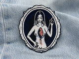 Fixing Myself Patch auf hellblauer Jeans