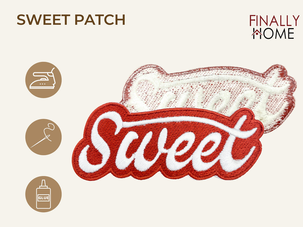 Vorder- und Rückseite des Patches, mit Bügelfolie. „Finally Home“ Logo und Nutzungsoptionen: Aufbügeln, Aufnähen, Aufkleben mit Textilkleber