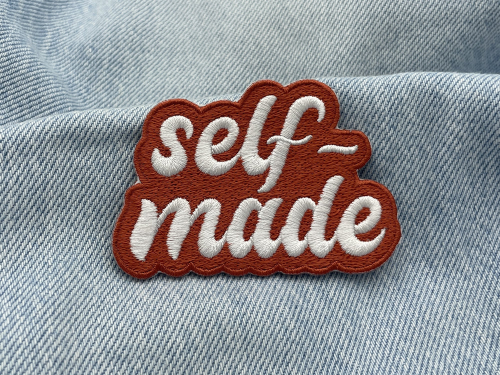 Selfmade Patch auf blauer Jeans