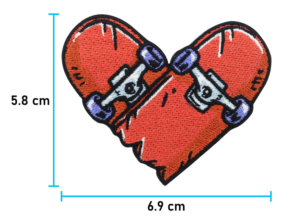 Skateboard Herz Patch mit der Maße: 5,8 x 6,9 cm