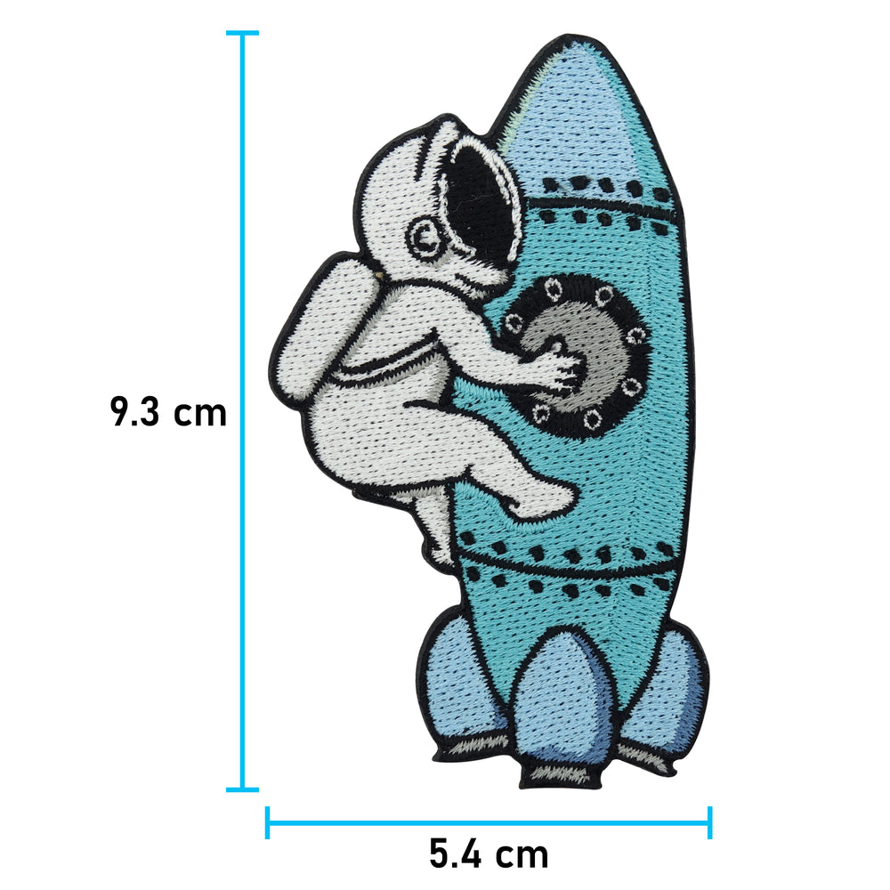 Astronaut auf Rakete Patch mit der Maße: 9,3 x 5,4 cm