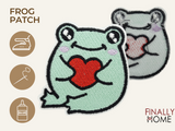 Vorder- und Rückseite des Patches, mit Bügelfolie. „Finally Home“ Logo und Nutzungsoptionen: Aufbügeln, Aufnähen, Aufkleben mit Textilkleber