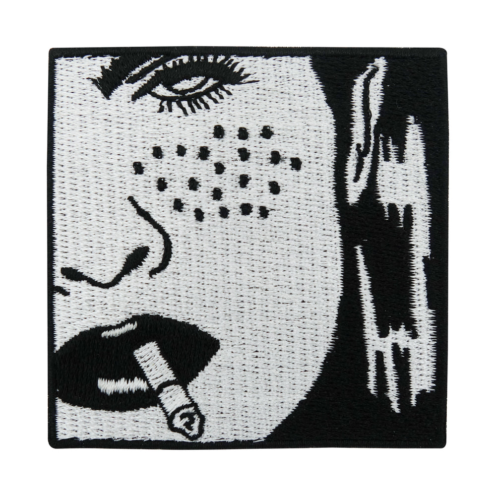 Schwarz-weißer Frau mit Zigarette Patch