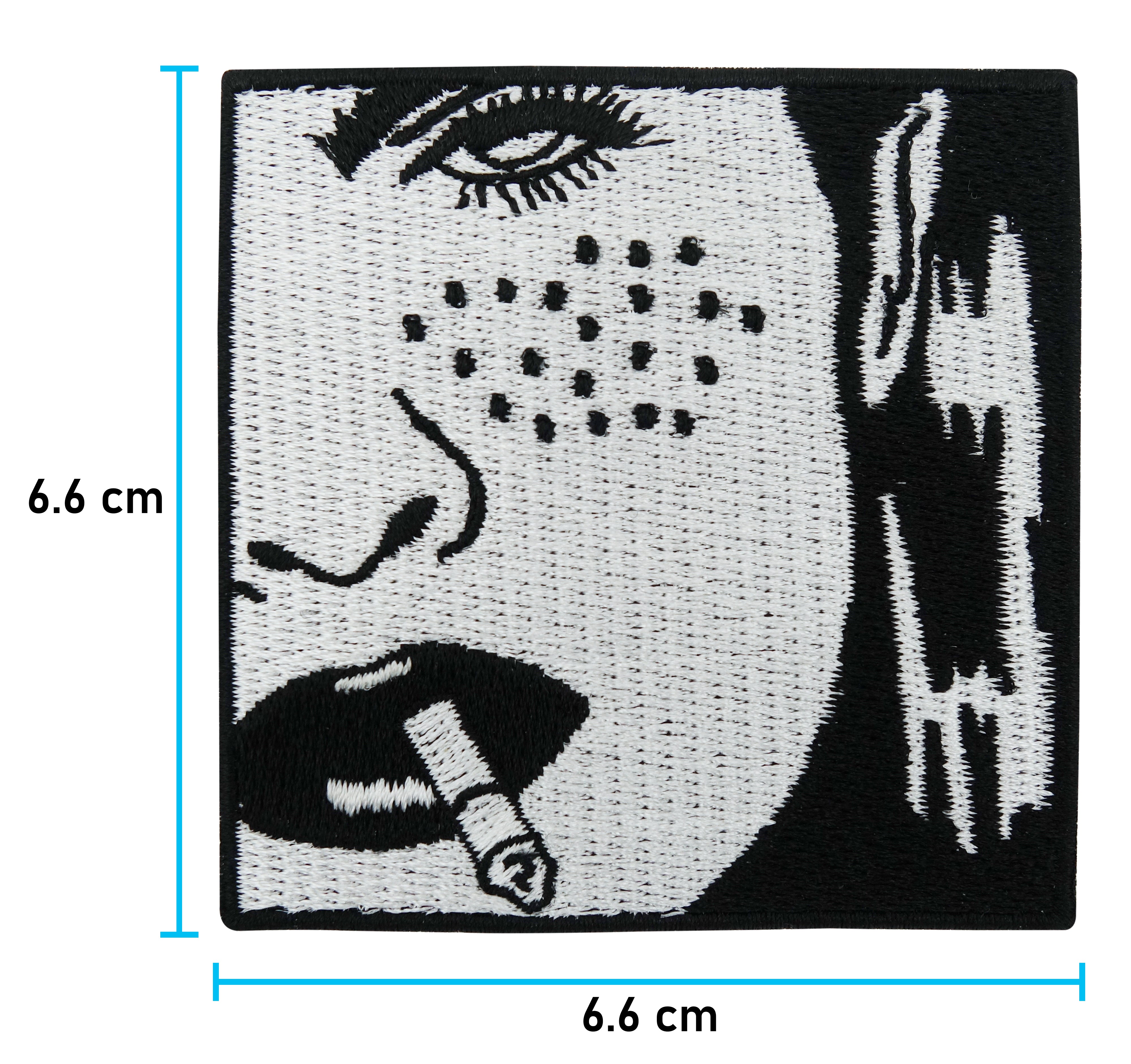 Frau mit Zigarette Patch mit der Maße: 6,6 x 6,6 cm