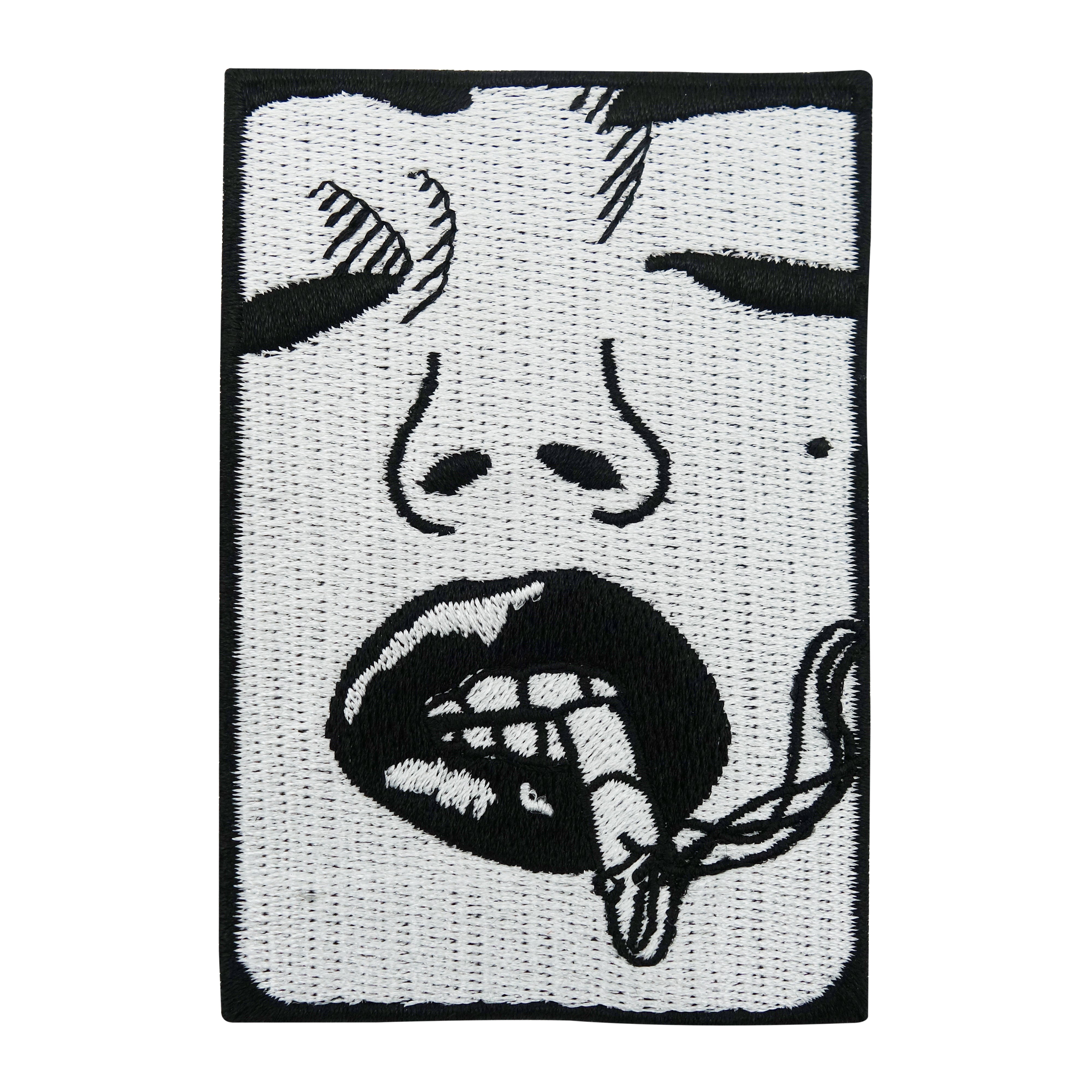 Schwarz-weißer Frau raucht eine Zigarette Patch