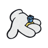 Weiße Cartoon Hand mit Ring Patch | Comic Bügelbild | Diamant Aufnäher