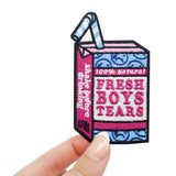 Saft Packung Patch gehalten von einer Frauenhand 