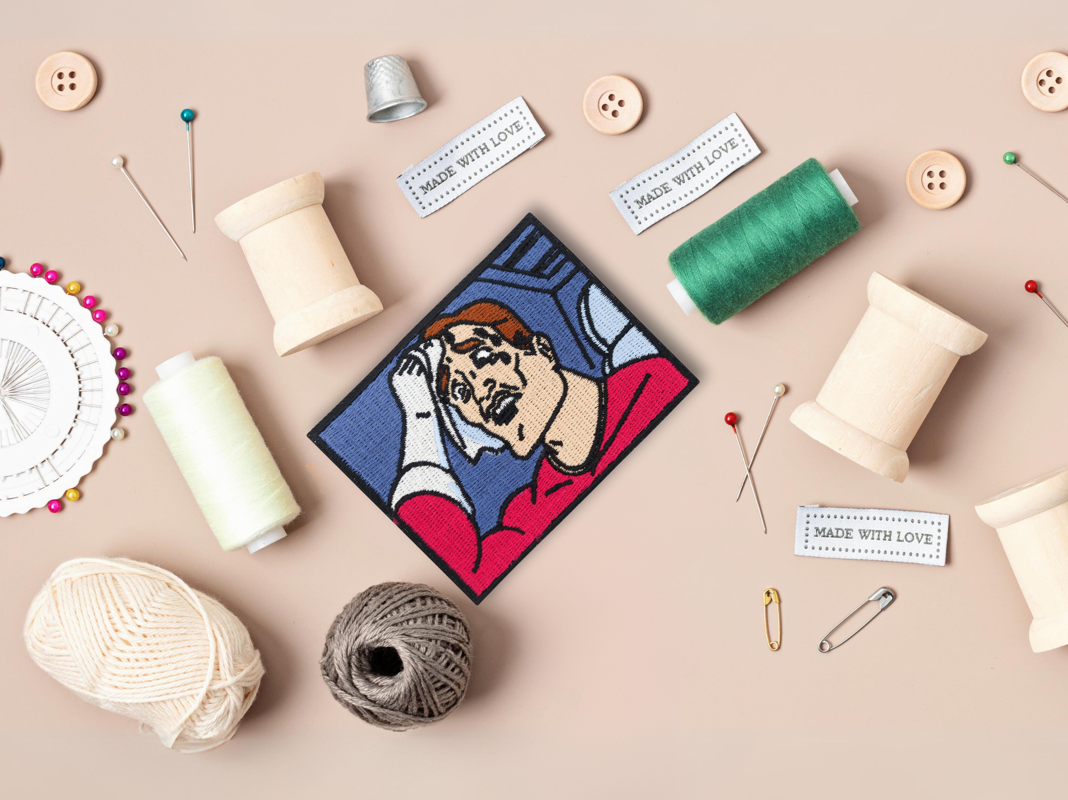Schwitzender Mann Patch mit Nähzeug im Hintergrund