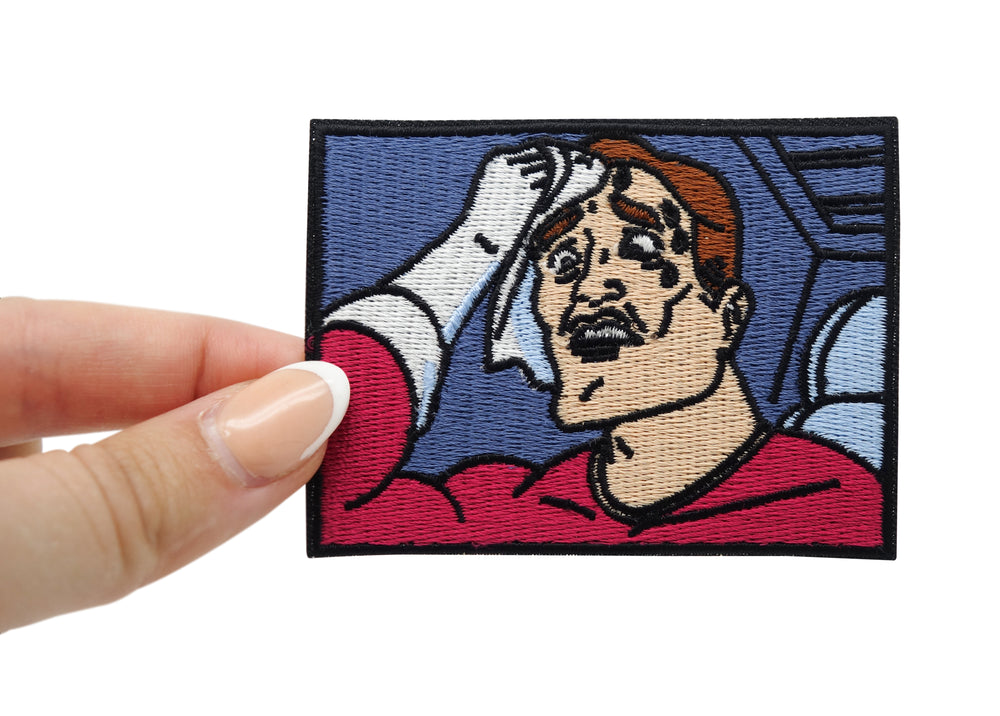 Frauenhand hält den schwitzenden Mann Patch