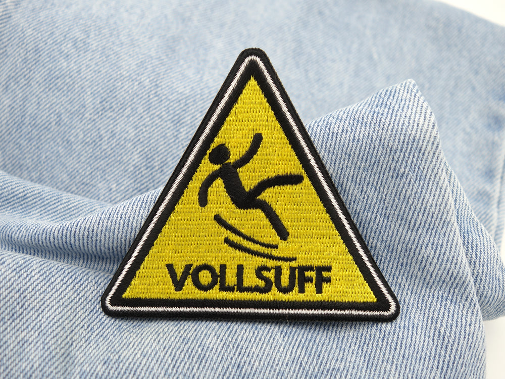 Vollsuff Patch auf hellbaluer Jeans