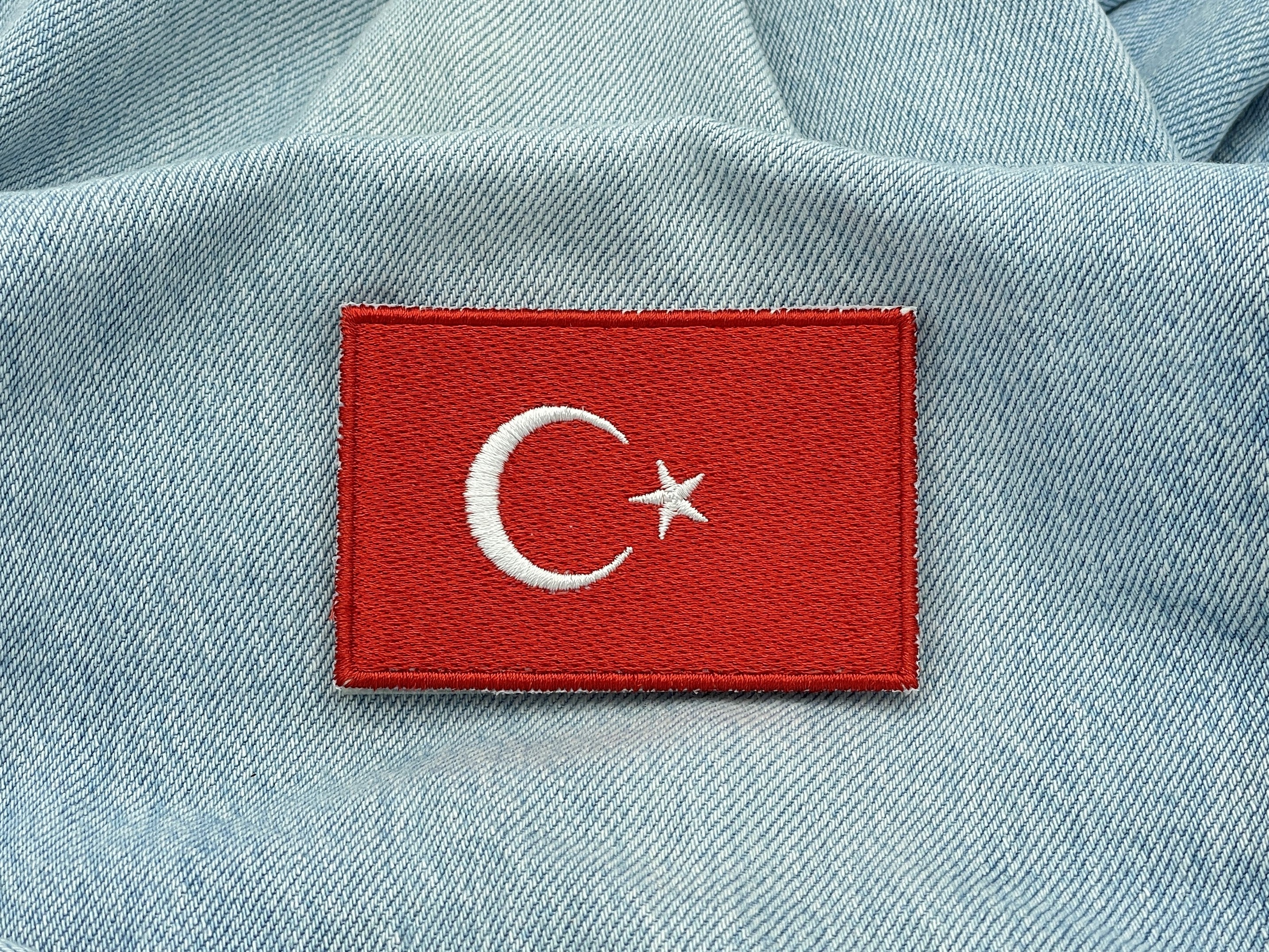 Türkei Flagge Patch auf einer blauen Jeans