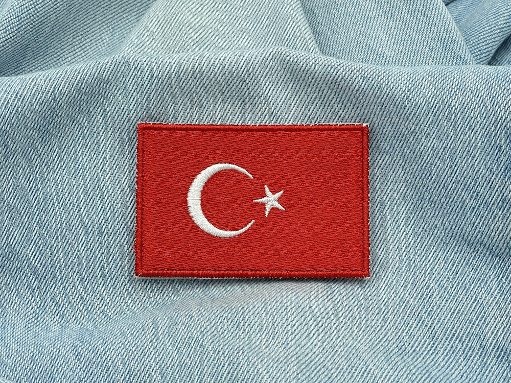 Türkei Flagge Patch auf einer blauen Jeans