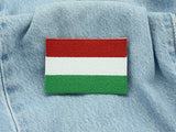 Ungarn Flagge Patch auf hellblauer Jeans