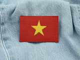 Vietnam Patch auf hellblauer Jeans