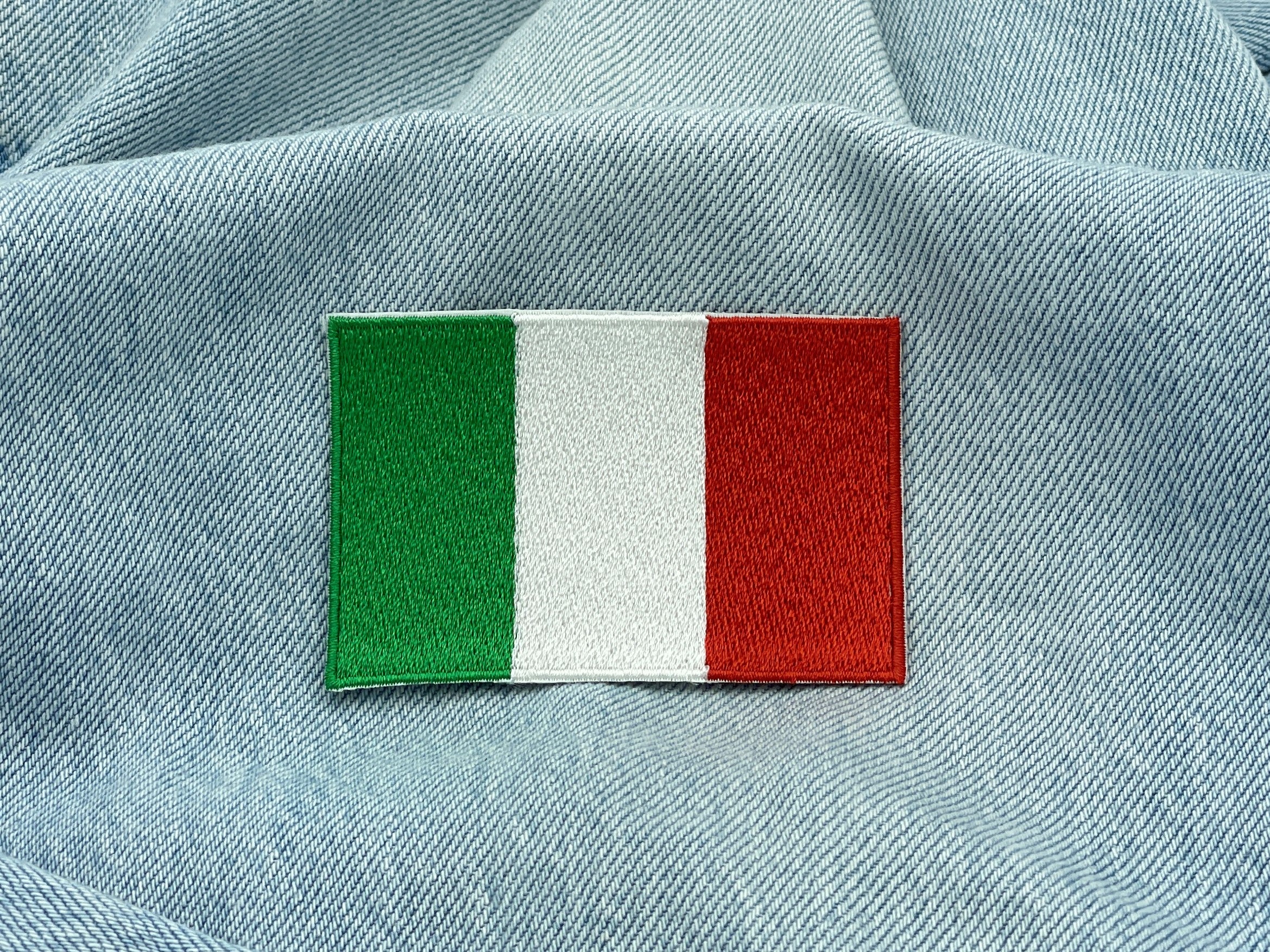 Italien Flagge Patch auf hellblauer Jeans