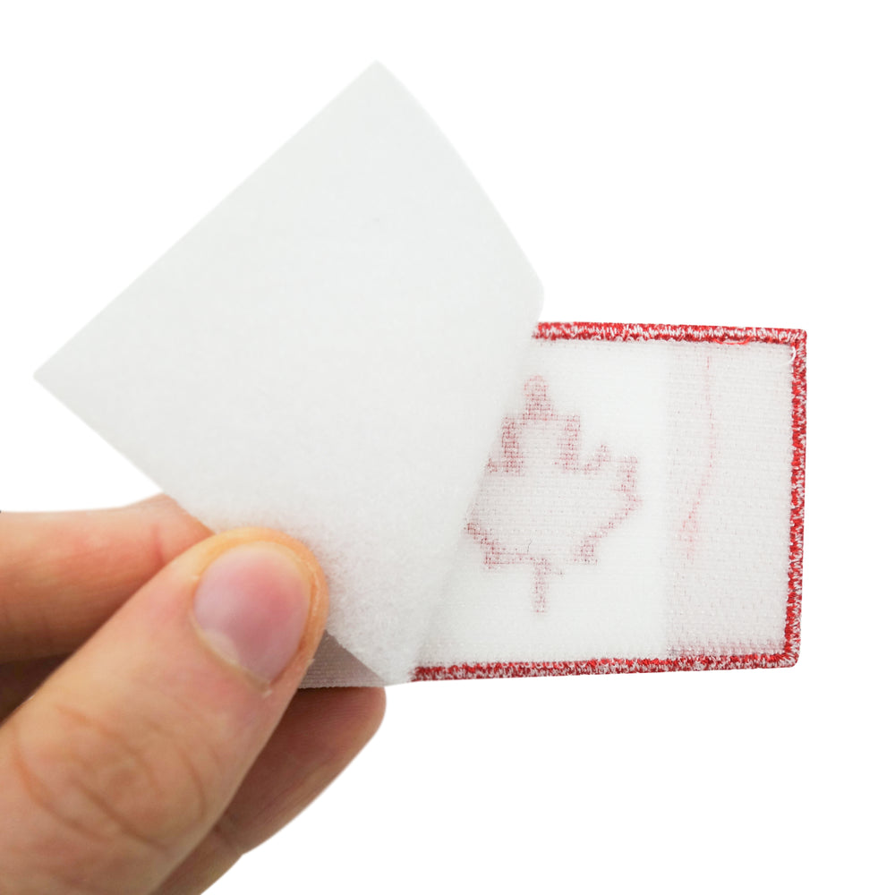 Klettrückseite des Patches mit extra Klettfläche