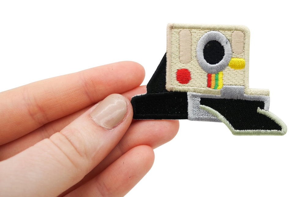 Flicken-Bügelflicken-Bügelbild-Bügelpatch-Polariodkamera-Vintage-Old-School-80s-90s-Bild-Mädchen-Foto-Cannon